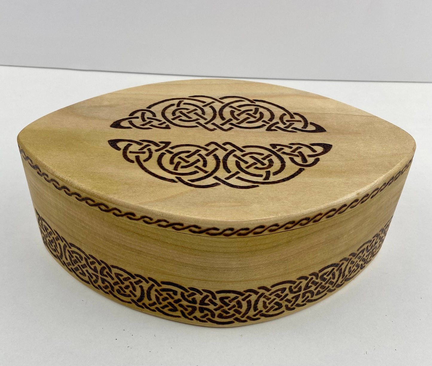 Small Handmade Keepsake Box - Celtic knot design - Poplar wood - lift-off lid with green Flocking lining - bandsaw box