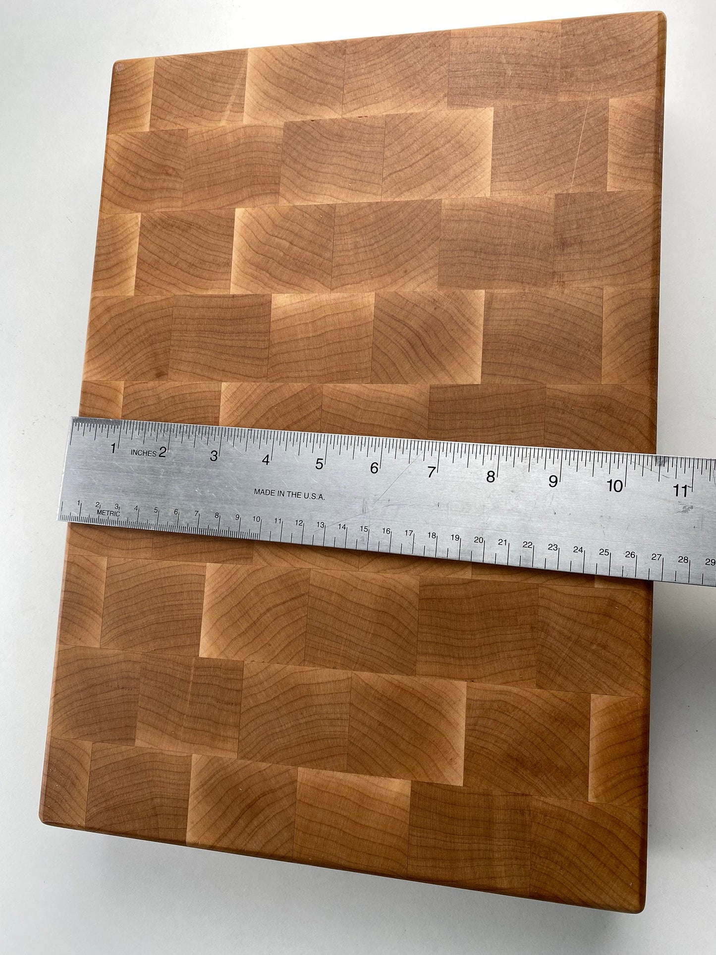 Handmade End-grain Cutting Board, Solid Maple, 2-1/2-inch Thick, Heavy Duty