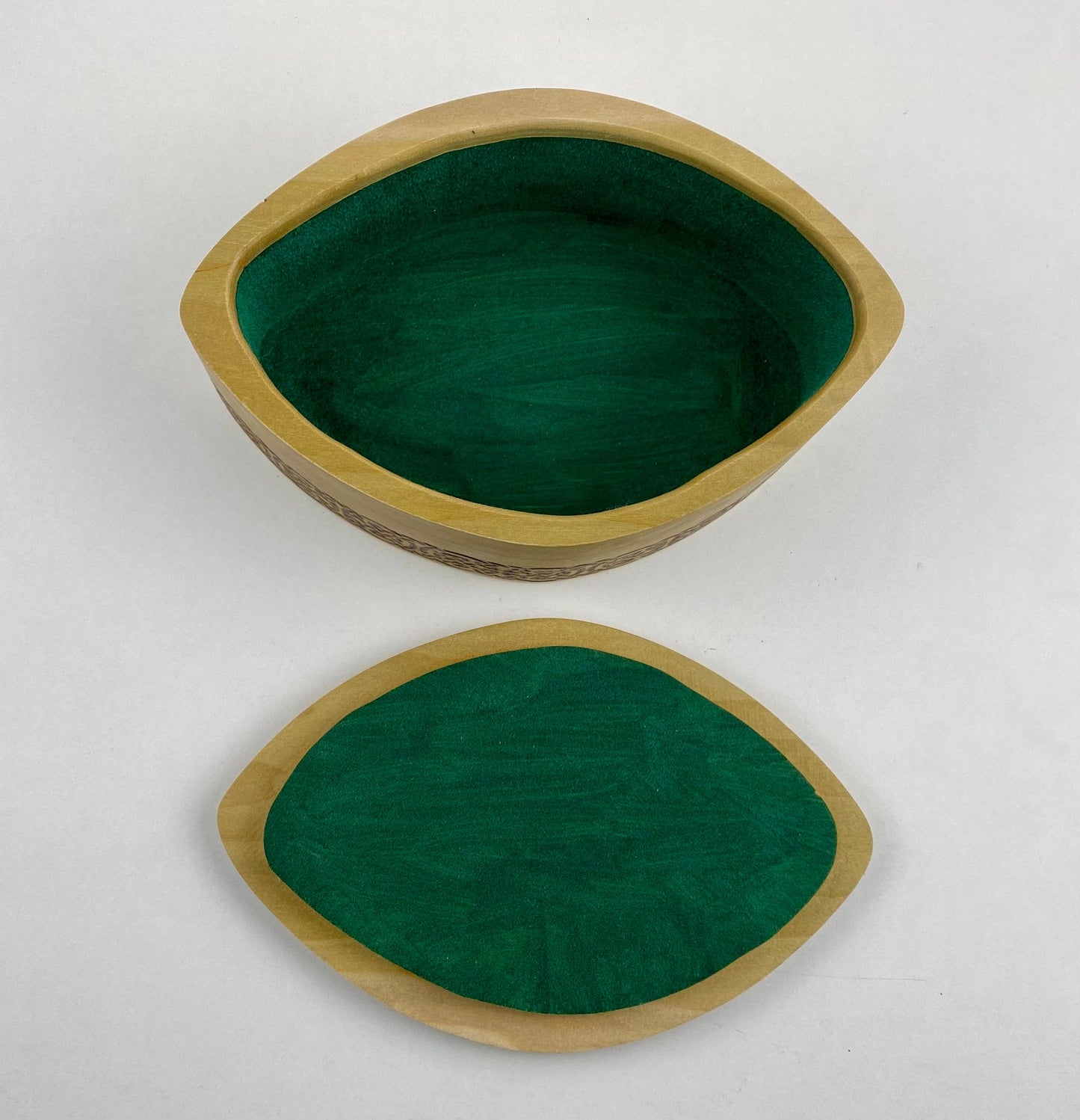 Small Handmade Keepsake Box - Celtic knot design - Poplar wood - lift-off lid with green Flocking lining - bandsaw box
