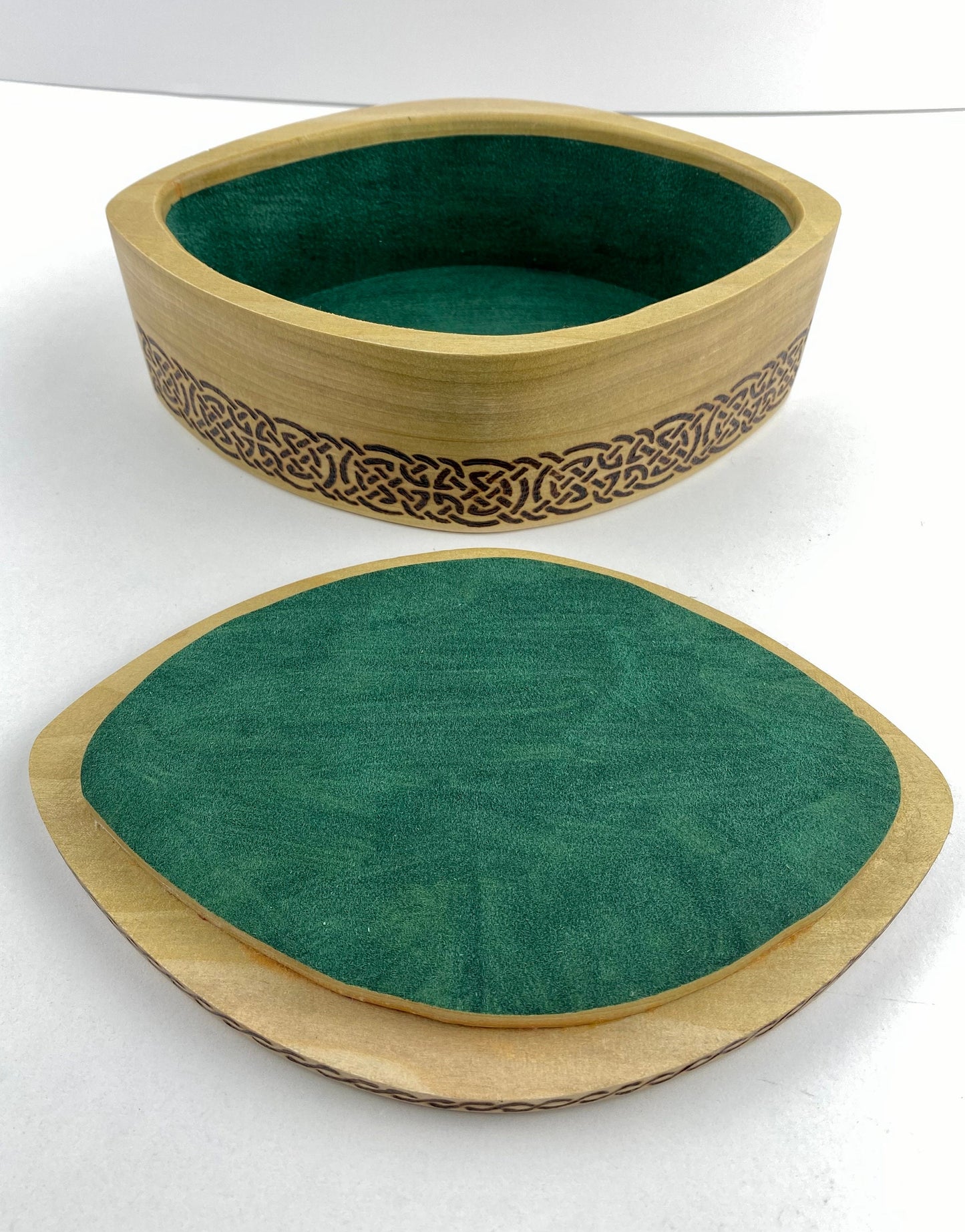 Small Handmade Keepsake Box - Celtic knot design - Poplar wood - lift-off lid with green Flocking lining - bandsaw box