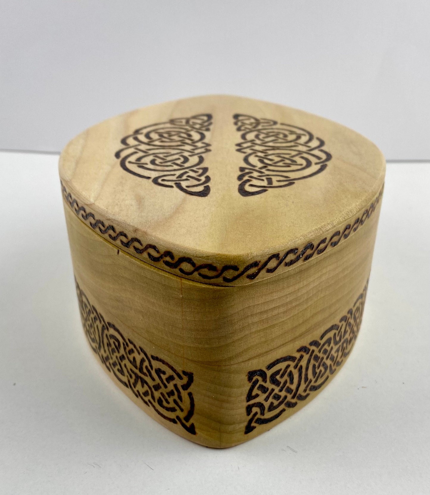Small Handmade Keepsake Box - Celtic knot design - Poplar wood - lift-off lid with green Flocking lining - bandsaw box