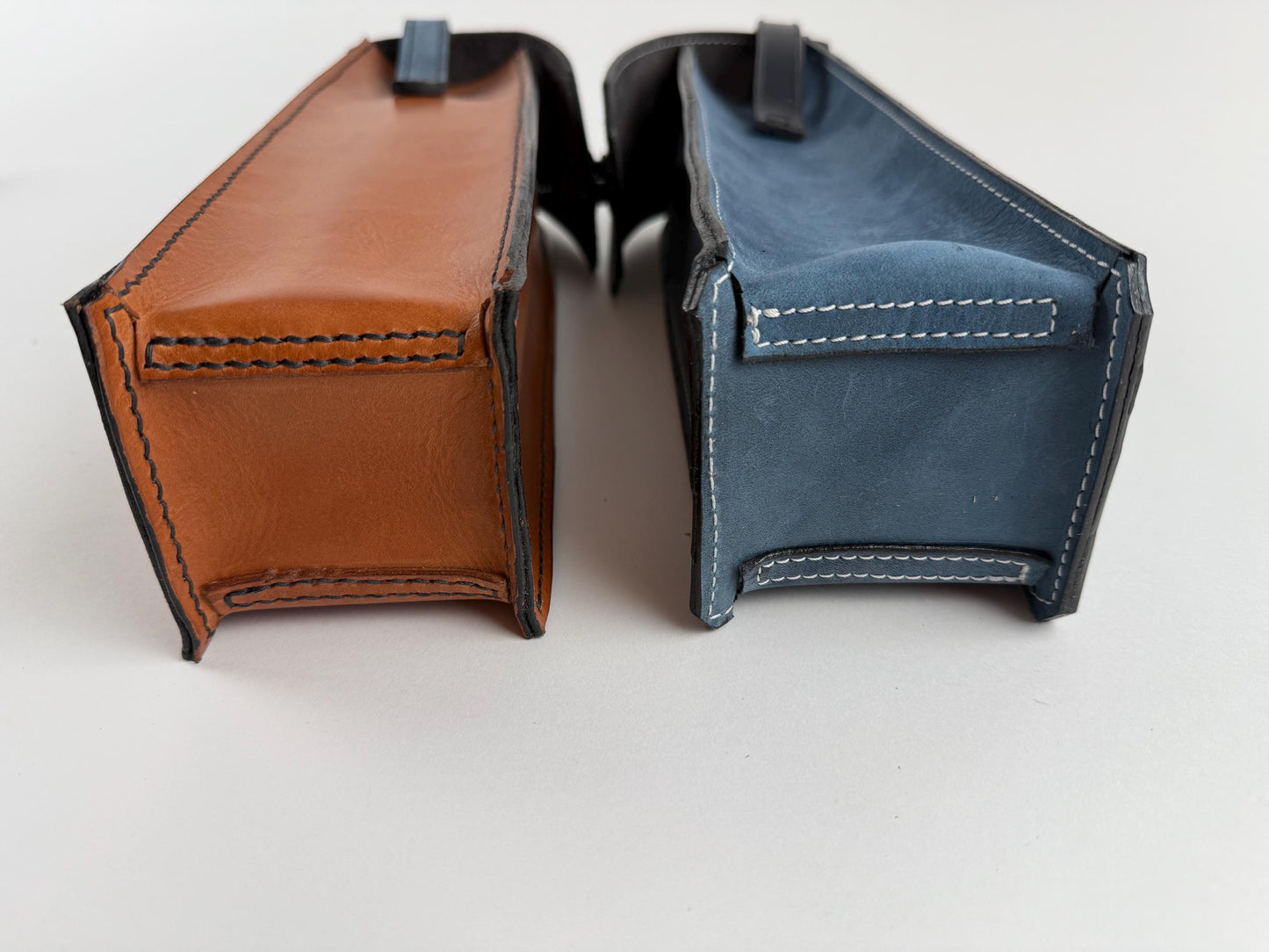 Handmade Leather Wine Tote, single-bottle, scotch tote, Horween leather, hand stitched